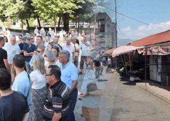 Mbyllet tregu i Zdrales në Shkodër, banorët në protestë: Po na nxjerrin në rrugë