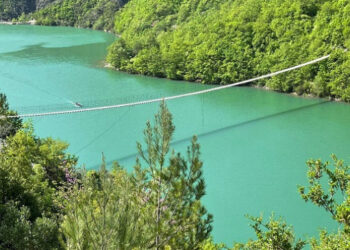 Babai e denoncoi të zhdukur, 23-vjeçari gjendet i pajetë pranë liqenit të Shkopetit