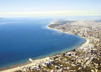 “Nga mungesa e ujit te djegia e mbetjeve”, DHAT adreson problematikat e sezonit turistik në Shqipëri