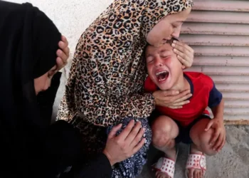 Vijon “tmerri” në Gaza/ Sulmet izraelite vrasin 8 fëmijë pranë një qendre shëndetësore