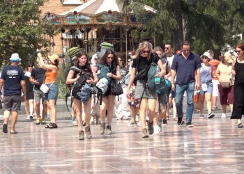 Turistët pushtojnë Shqipërinë në maj, rritje me mbi 30% e vizitorëve