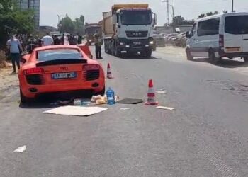 Dy makina përplasen ‘kokë më kokë’ në aksin Tiranë-Fushë Krujë, tre persona në gjendje të rendë