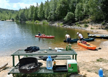 Liqeni i Kallabakut, atraksioni në Kukës që po shënon rritje të numrit të vizitorëve