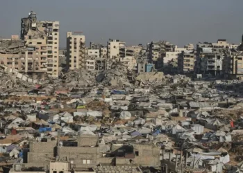 Izraeli godet Gazën qendrore, sulme tokësore dhe ajrore në Deir al-Balah