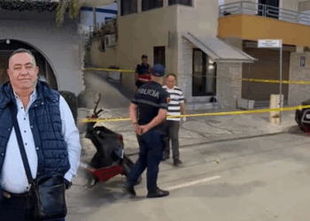 Sarandë/ Goditi ish-policin me tytën e pistoletës dhe u arratis, identifikohet autori