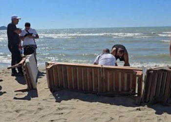 Pushuesi humb jetën sapo hyn në det, dyshimet e para