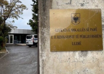 Humbi jetën duke montuar skelën në Shëngjin , përgjegjësi i subjektit në arrest shtëpie