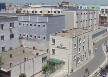 I burgosuri vdiq në ambientet e burgut 313, familjarët e Besnik Koçiut akuzojnë institucionet për neglizhencë