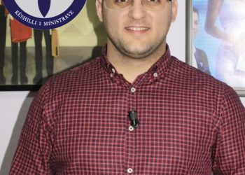 Zhduket në mes të Tiranës ish-zv.drejtori i AKSHI-t, mesazh partneres: “Ndal Policia, po më arrestojnë”