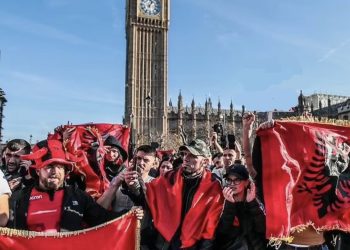 Shqiptarët braktisin Anglinë: Rënie drastike në azil-kërkim, vetëm 3% të suksesshëm në 2024