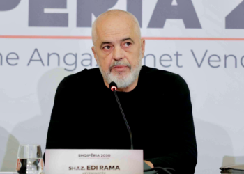 Avionët zjarrfikës të Ramës, vetëm propagandë: Sot paguajmë qindra milionë për zjarret që 10 mln do t’i kishin shuar në orët e para