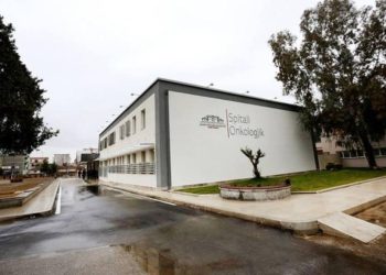 33 ditë pa brakiterapi në Onkologjik, gazetari: Kriminale, kush mban përgjegjësi?