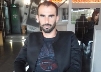 Vrasje në Divjakë, 32-vjeçari goditet për vdekje me thikë pas sherrit për kanalin vaditës