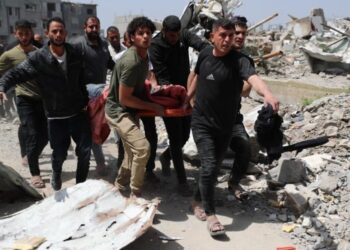 Forcat izraelite vrasin të paktën 27 persona që prisnin ndihma në Gaza