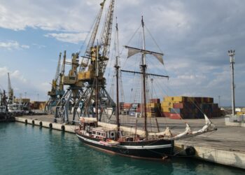 Mbërrin në Durrës anija 81-vjeçare “Bel Espoir”