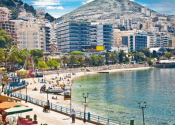 Gjithnjë e më shumë italianë po zgjedhin Shqipërinë për pushime verore