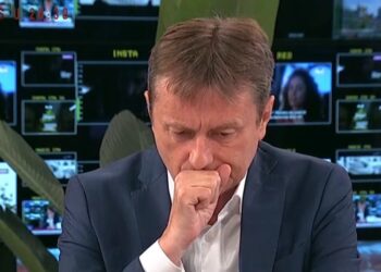 Ministri serb pëson goditje në tru gjatë intervistës ‘live’!