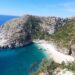 U hodh me kokë nga shkëmbi te ‘Gjiri i Gramës’, plagoset turisti 12-vjeçar
