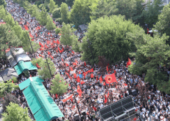 Protesta e madhe në mbështetje të ish-krerëve të UÇK-së dhe kundër Gjykatës Speciale