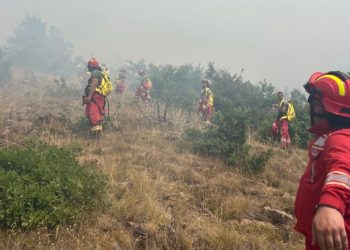 Ministria e Mbrojtjes: 19 vatra në vend orët e fundit, 3 prej tyre aktive