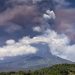 Shpërthen Etna, llavë vullkanike në 3,000 metra lartësi