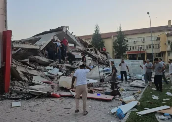 Tërmet i fortë 6.1 ballë në Turqi