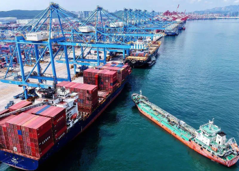 SHBA-të dhe Kina zgjasin afatin e armëpushimit tregtar