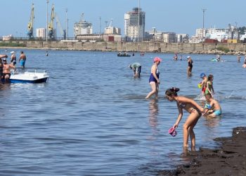 Tragjedi në Durrës: 16-vjeçari mbytet teksa lahej në det