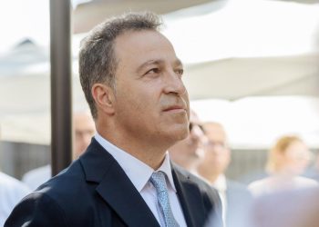 Niko Peleshi zgjidhet kryetar i Kuvendit me 84 vota pro, opozita bojkoton votimin