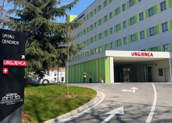 E arrestuar për dhunë në familje, e burgosura 33-vjeçare humb jetën në QSUT