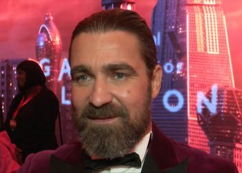 Nën gjurmët e babait: Rrugëtimi i Orli Shukës nga Akademia e Arteve te “Gangs of London”