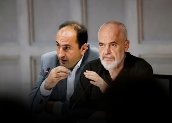 “Liburni s’di not dhe e vendosin drejtor porti”/ Rama ia jep pikat strategjike oligarkëve prestanome, sjell nga Kosova më të korruptuarin e Vetëvendosjes