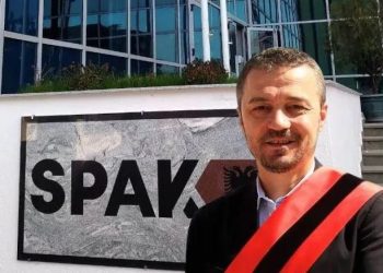 Bushi i Krujës i jep sërish tenderat e pastrimit firmës që u themelua nga dy të arrestuar për trafik droge