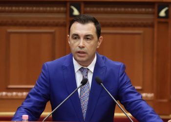 Gardiani që ruan xhepat e oligarkëve: Denar Biba kërkon të “përgjojë” telefonat për konkurrencë të ndershme