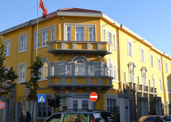 Ndryshime në kabinet: Emërime të reja në Ministritë e Arsimit, Mjedisit dhe Bujqësisë