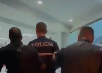 Skandal në Tiranë/ Polici i Bllokut të Sigurisë kapet duke blerë kokainë për ta shitur në ambientet e punës
