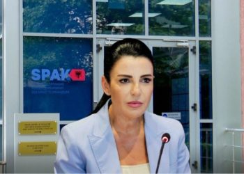 GJKKO pezullon nga detyra Belinda Ballukun dhe i vendos ndalim dalje nga vendi