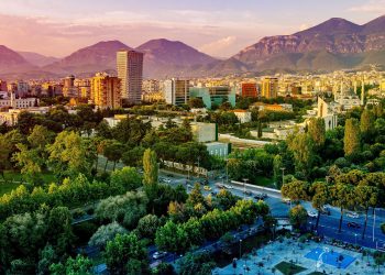 Çfarë tregojnë demografia, ushqimi dhe muzika për të ardhmen e shqiptarëve?