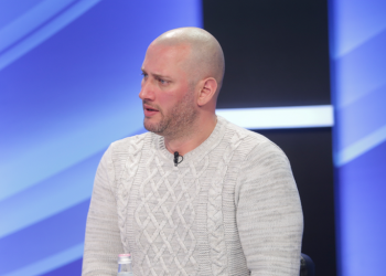 Dorëheqja – Nga Florian Binaj