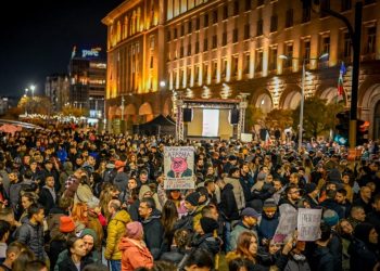 Protestat tundën vendin, jep dorëheqjen kryeministri i Bullgarisë/ Vetëm Shqipëria në vendnumëro