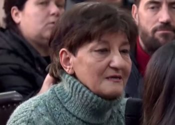 Zëri i një pacienteje me dializë mbetet pa përgjigje në foltoren e Berishës, qeveria dhe opozita bashkohen në heshtje për Allajbeun