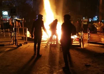 Përshkallëzohen protestat në Iran, mbi 50 të vrarë dhe mijëra arrestime. Trump paralajmëron sulme ajrore