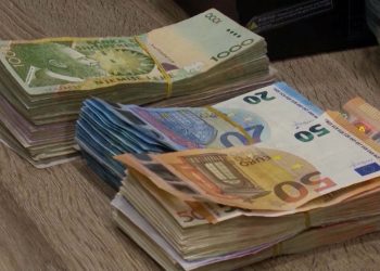 Shqiptarët gjithnjë e më pesimistë: 53% presin përkeqësim të financave në 12 muaj