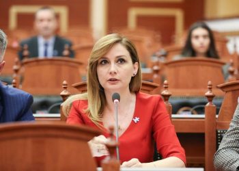 Tabaku propozon heqjen e shpifjes nga Kodi Penal: Gazetarët po kërcënohen, liria e medias po cënohet