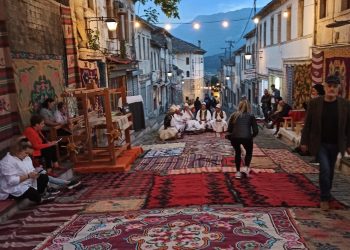 Turizmi në 2025, 12.4 milionë hyrje nga të huajt, rritja ngadalësohet