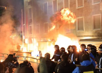 Protesta e opozitës në 18:00 para Kryeministrisë, Policia e Tiranës refuzon autorizimin dhe paralajmëron rrezik për dhunë