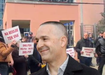 Oligarkët që bashkojnë qeverinë dhe opozitën: Pse protestat në Shqipëri shtypen një nga një dhe askush nuk ngrihet për tjetrin