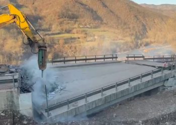 Kaos pas bllokimit të Librazhd Përrenjas, bileta deri 40 për qind më shtrenjtë