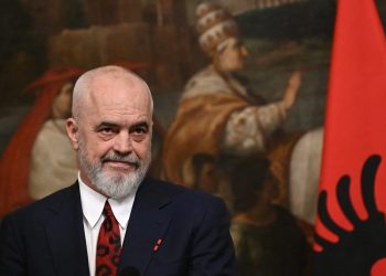 Tre ambasada kundër vendimit për Ballukun, Rama me reagim hipokrit/ Shanset për BE shkojnë zero