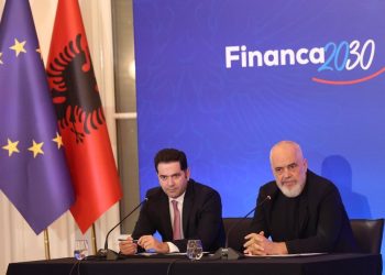 Skema mafioze e bregdetit, qeveria tërhiqet nga referencat dhe i hap rrugë resorteve luksoze